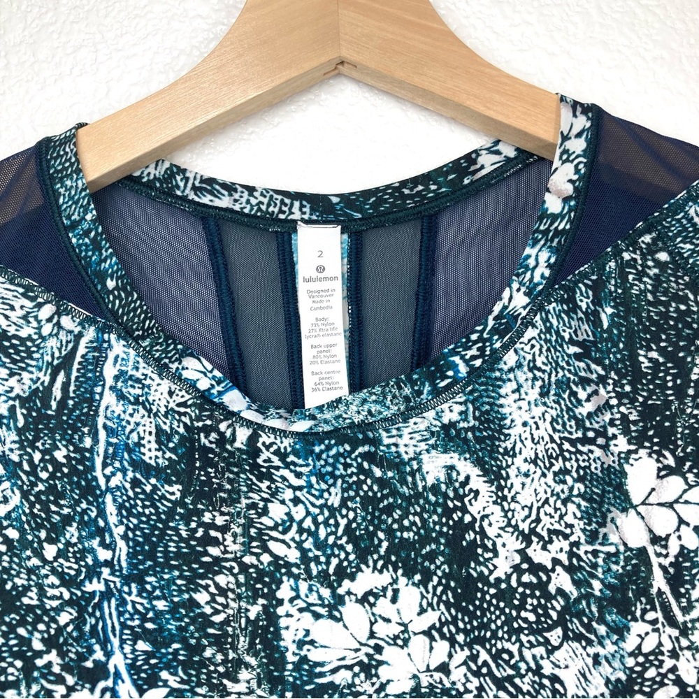 Lululemon Women's Top Seek The Heat Short Sleeve Shirt Teal 2 Mesh Back - Picture 7 of 11